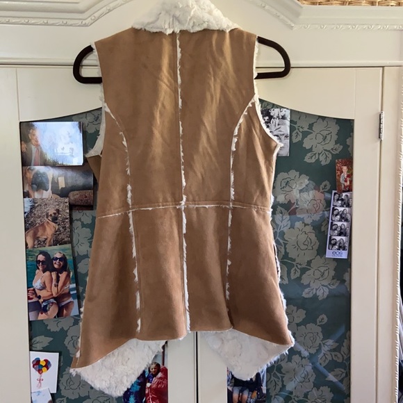 One the land S faux fur vest - Picture 2 of 5
